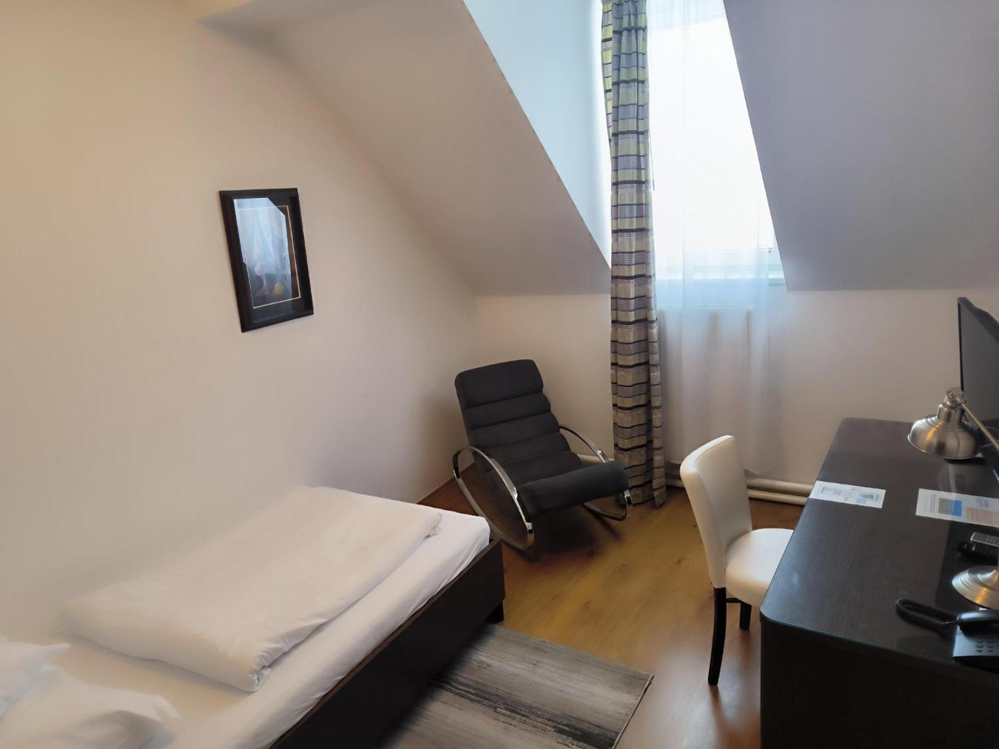 Hotel Trinity Olomouc Bagian luar foto