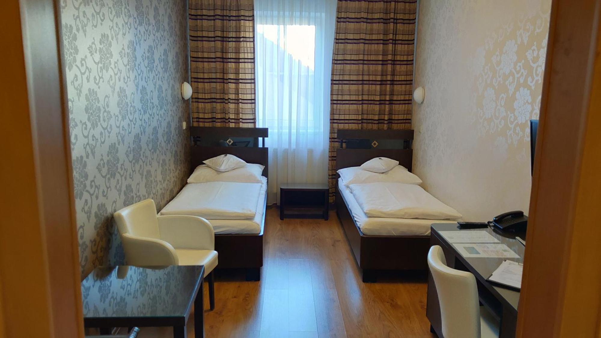 Hotel Trinity Olomouc Bagian luar foto