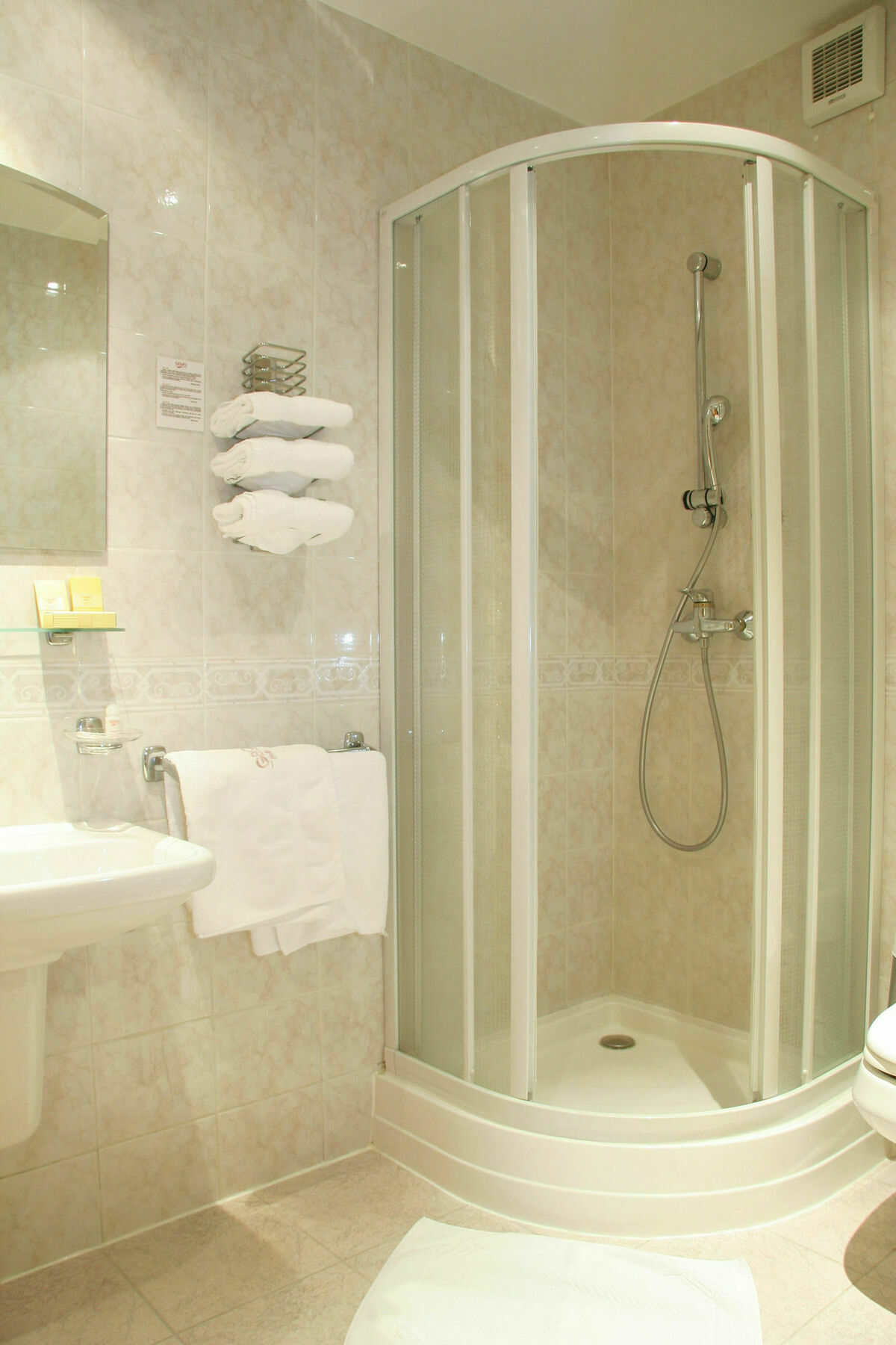 Hotel Trinity Olomouc Bagian luar foto
