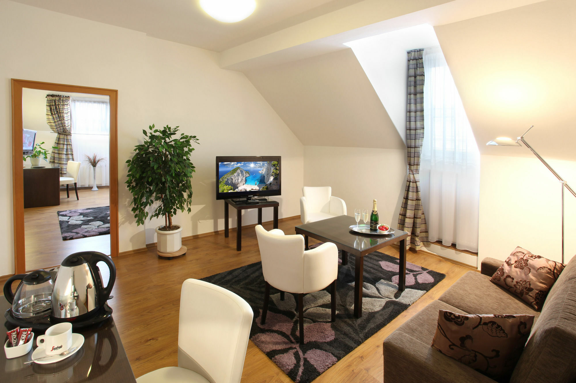 Hotel Trinity Olomouc Bagian luar foto